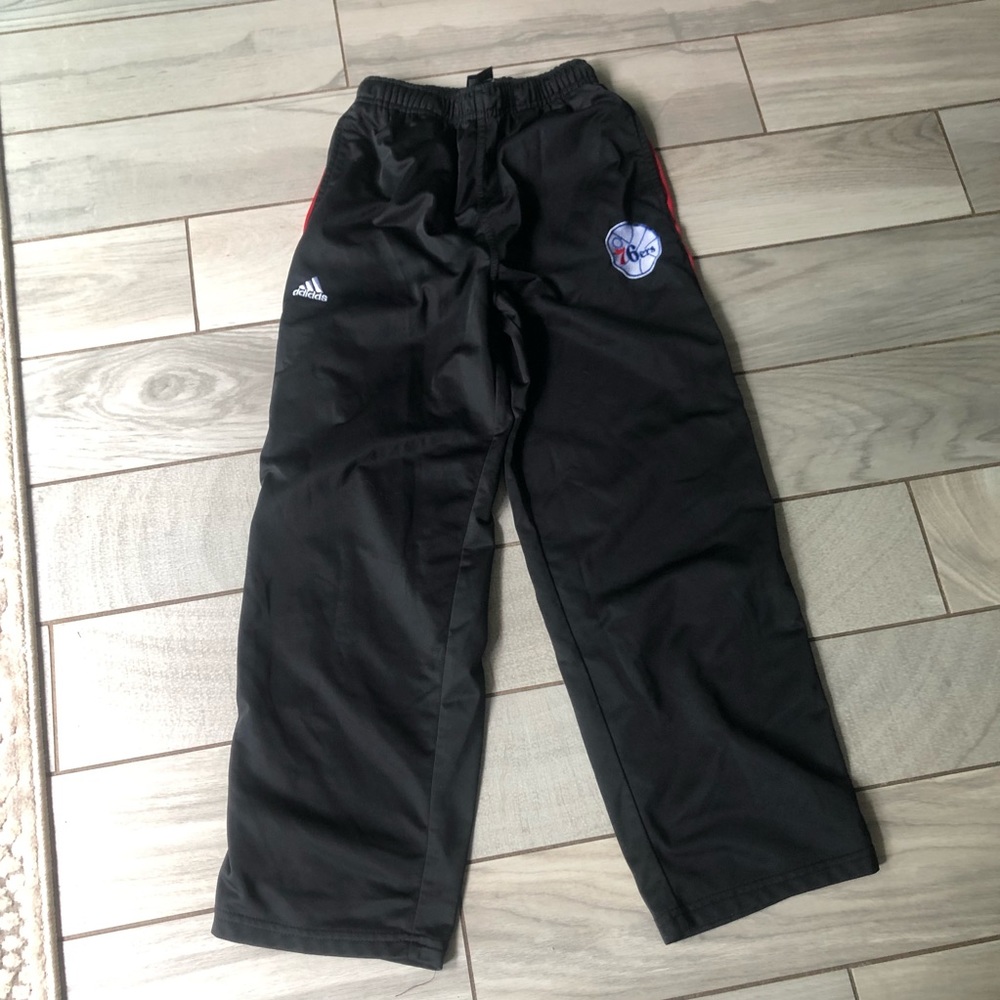 Adidas Boys medium 10-12 joggers black and red